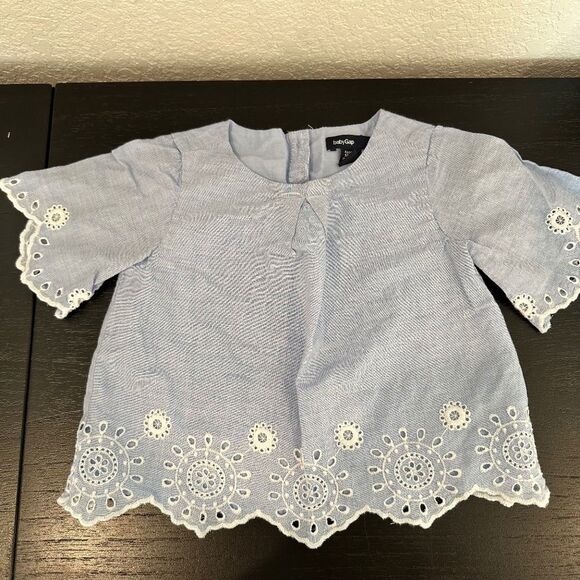 Girl’s Baby Gap Light Blue Embroidered Scalloped Details Top — Size 18-24 months - Picture 1 of 6